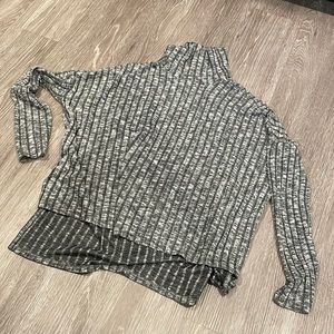 American eagle turtleneck sweater
